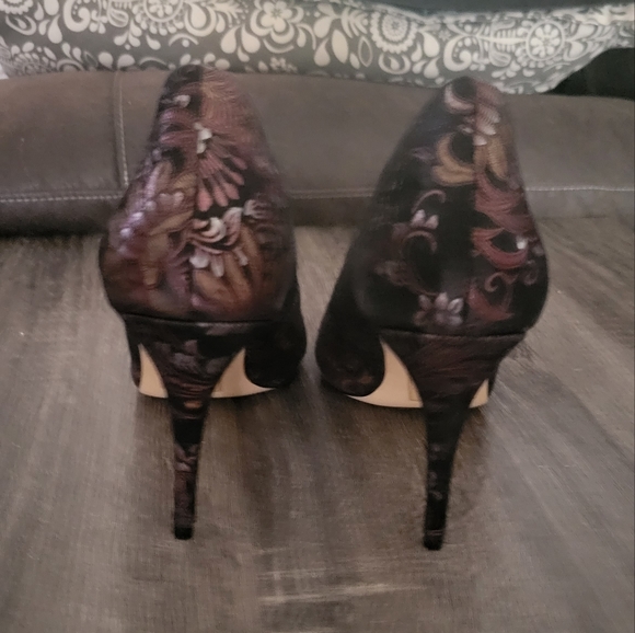 Aldo Printed Pumps - Picture 5 of 7